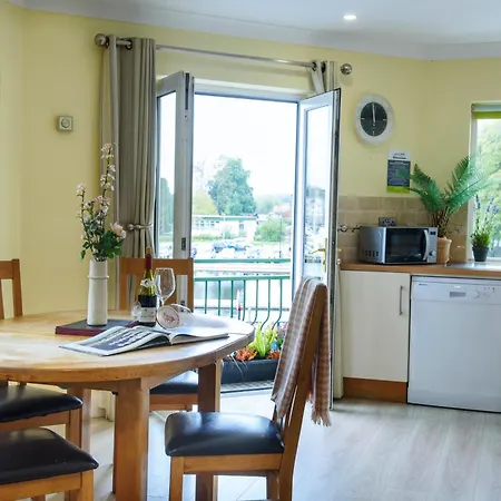 Appartement Two Bedroom Waterfront