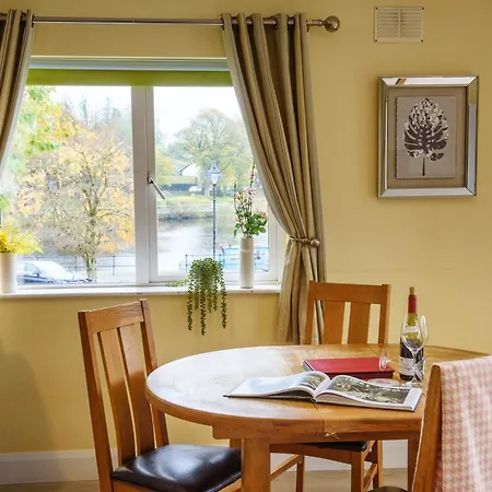Two Bedroom Waterfront Appartement