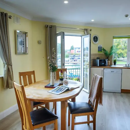 Two Bedroom Waterfront Carrick on Shannon